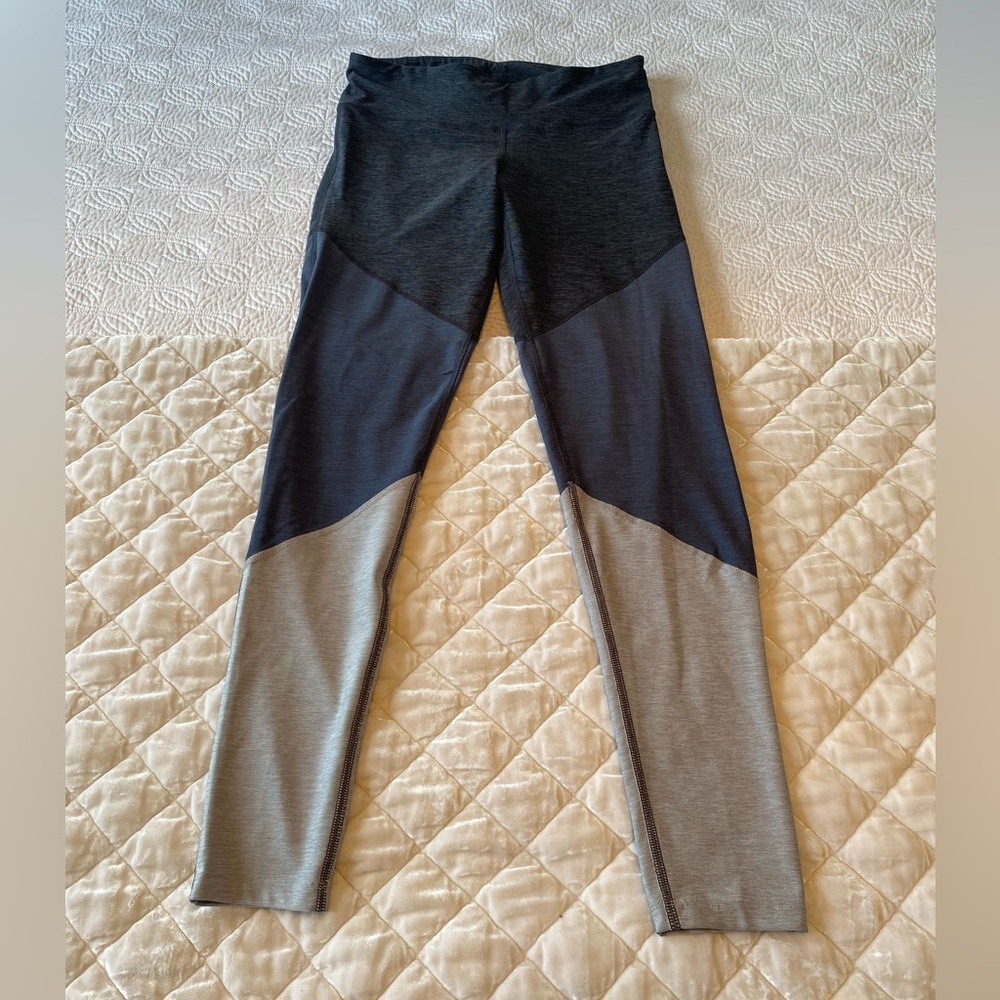 Shades of Gray-Blue Workout Leggings by Champion size M